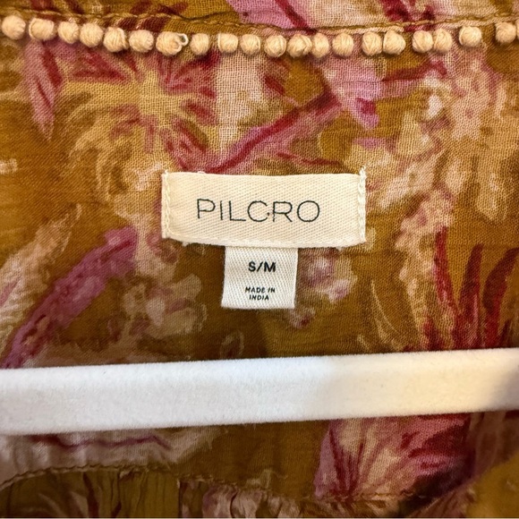 PILCRO BY ANTHROPOLOGIE Short-Sleeve Batwing
Buttoned Blouse - Picture 12 of 12